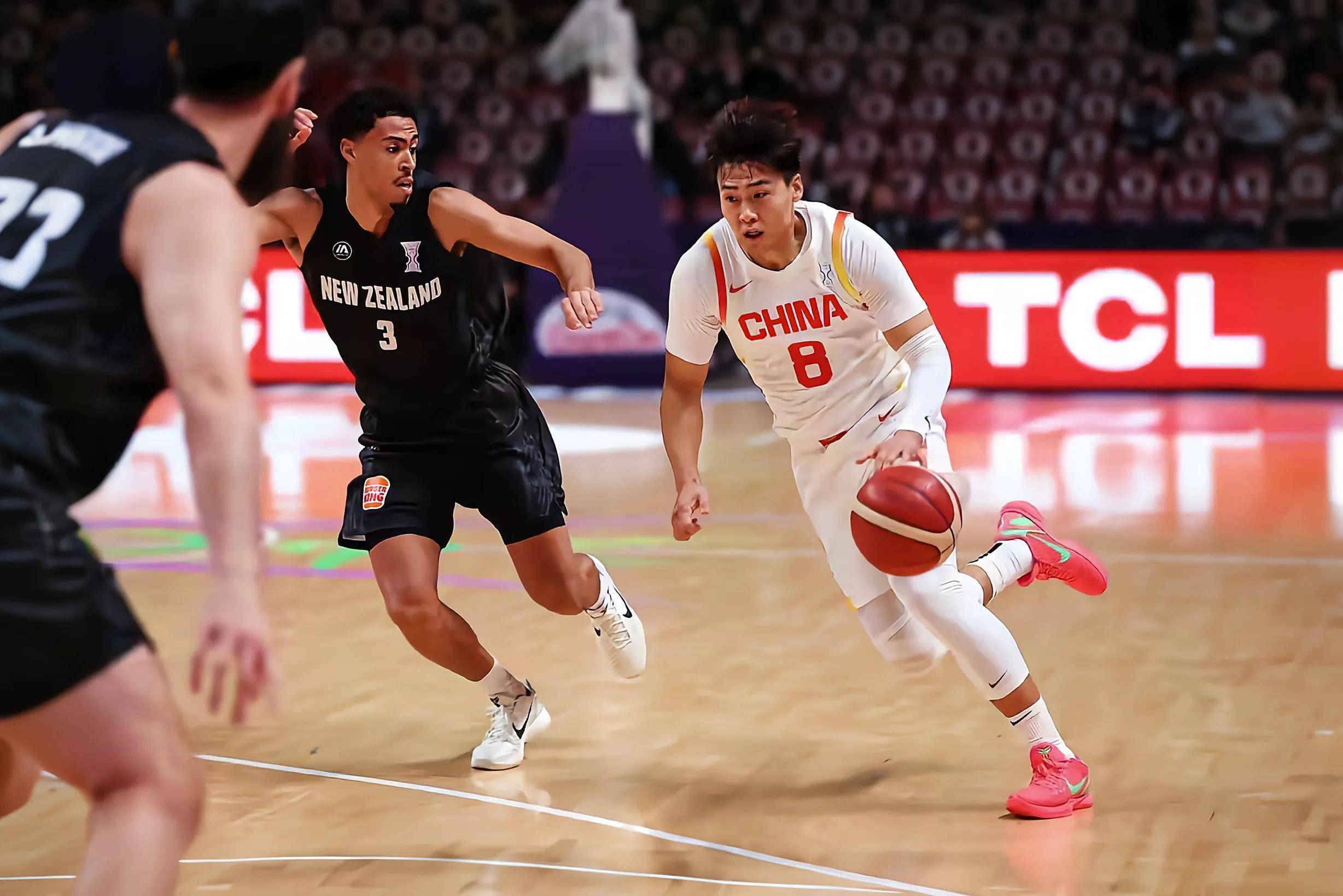 篮网队以出色表现赢得紧张比赛晋级季后赛 篮网队以出色表现赢得紧张比赛晋级季后赛