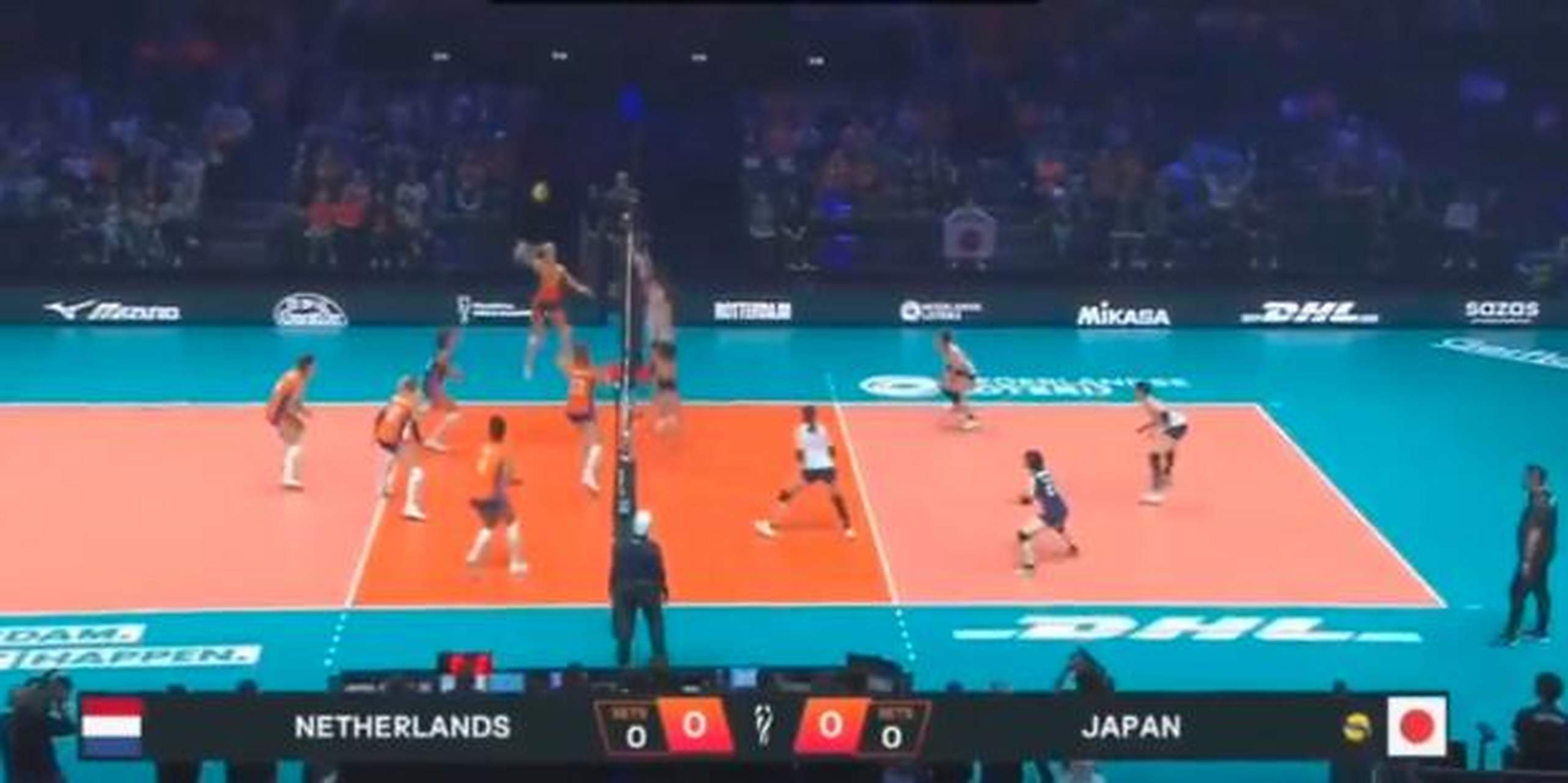 日本队与荷兰队在国际赛场上较量