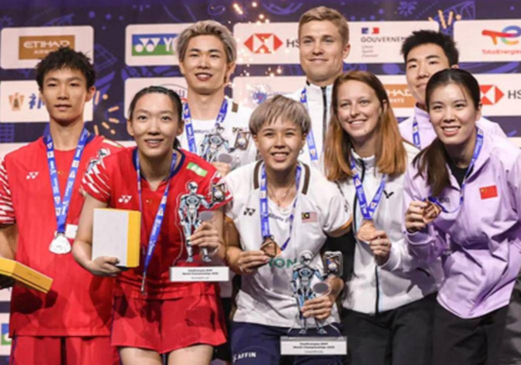 一场引人注目的胜利，球队斩获完美收官的简单介绍