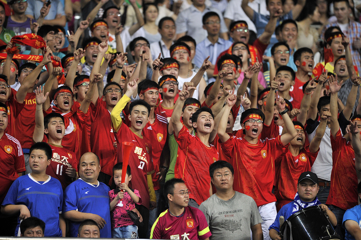 队员斗志昂扬，备战战况紧张激烈