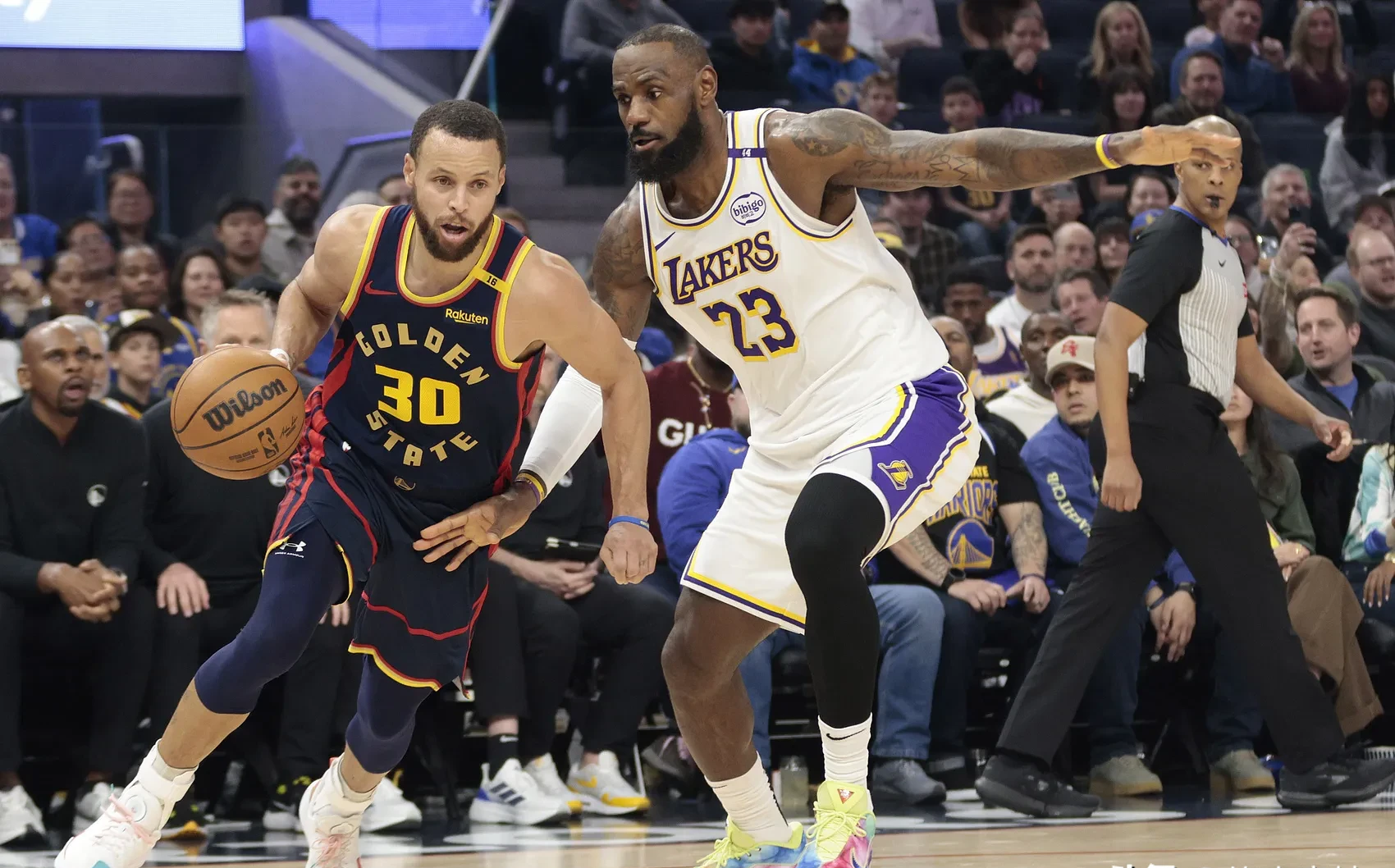 九游网站入口-勇士战胜湖人，勇士豪取七连胜