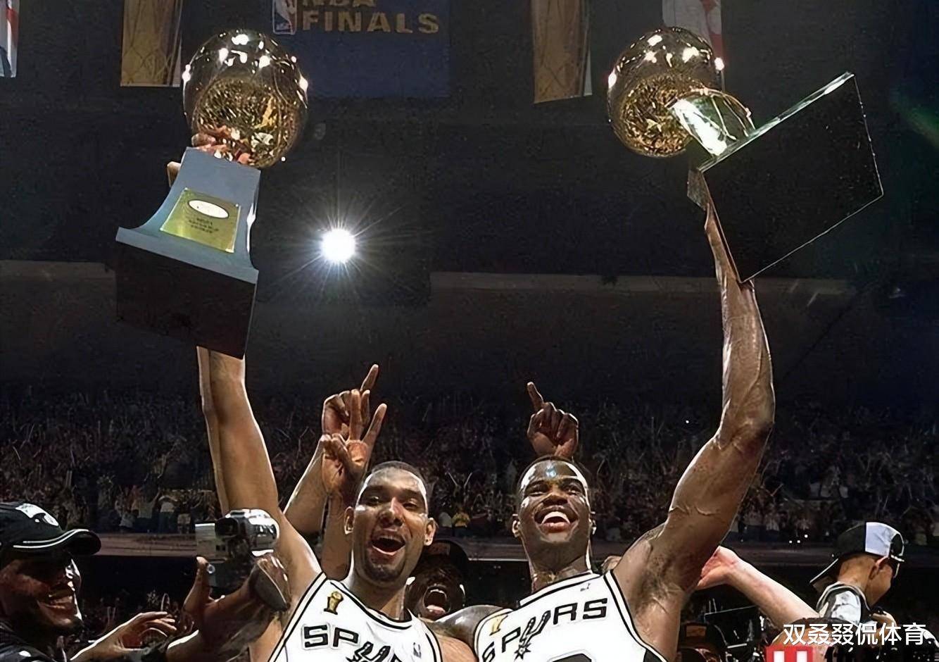 九游投注-关于雄鹿击败马刺，双塔组合再度展现统治力的信息