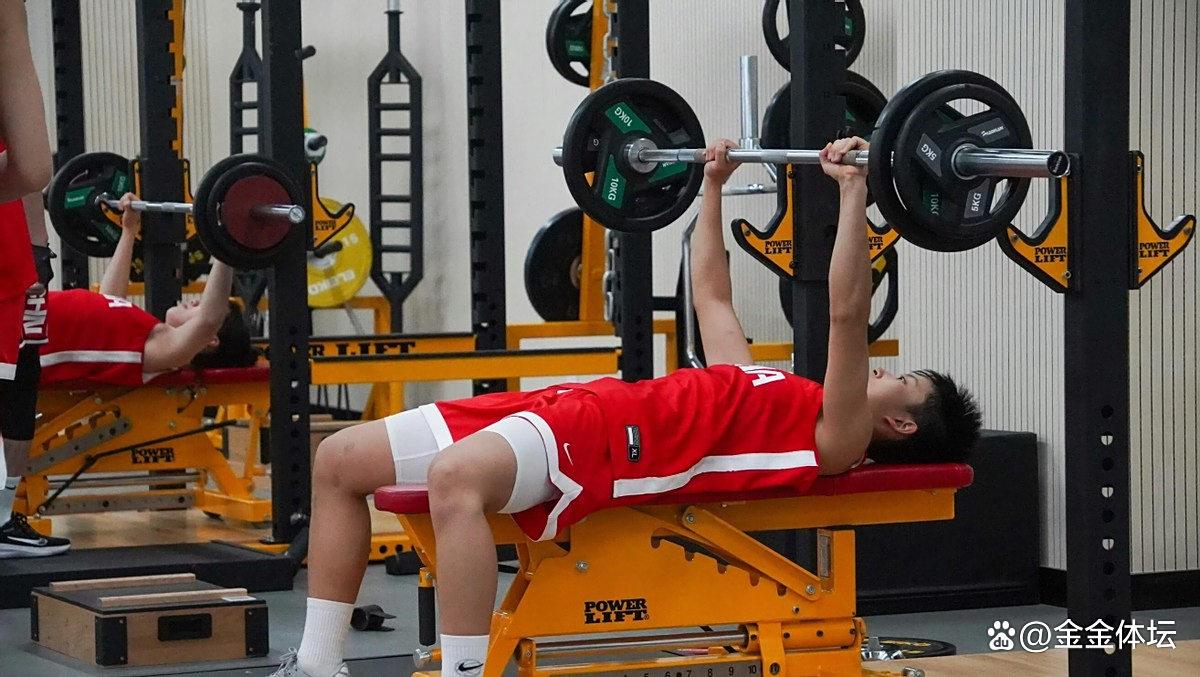 九游视频-体能训练新方案受球员青睐成效显著